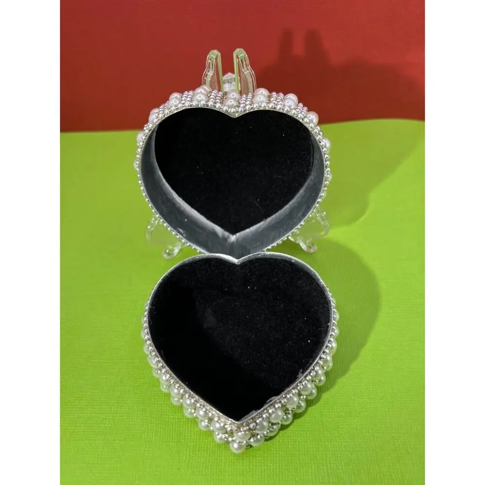 White Pearl Heart Jewelry Box 3in x 3in